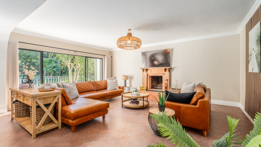 5 Bedroom Property for Sale in Lemoenkloof Western Cape